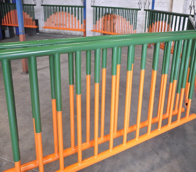 CARROT COLORED ROAD GUARDRAIL1