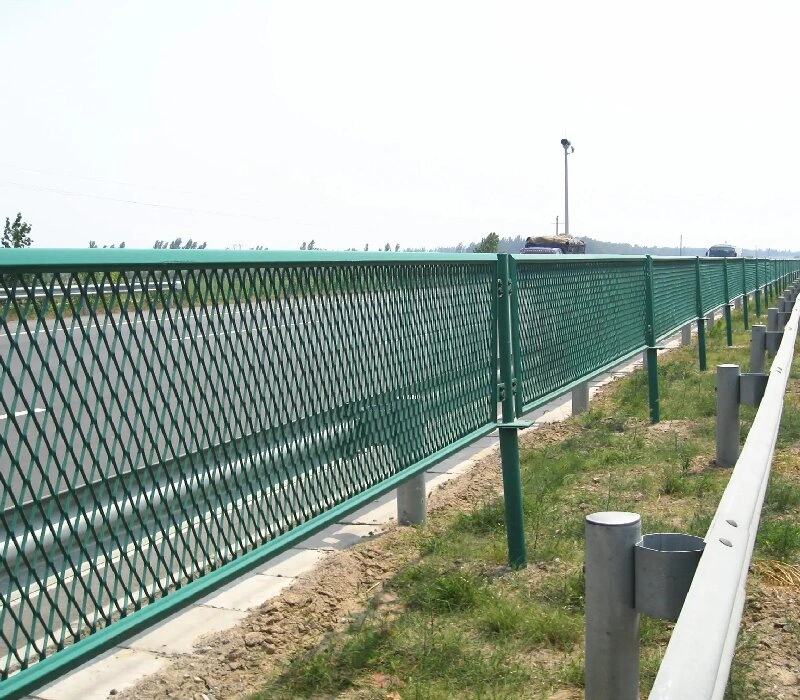 High speed anti glare mesh guardrail