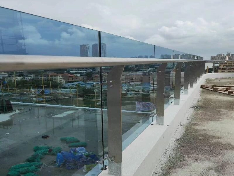 balcony guardrail
