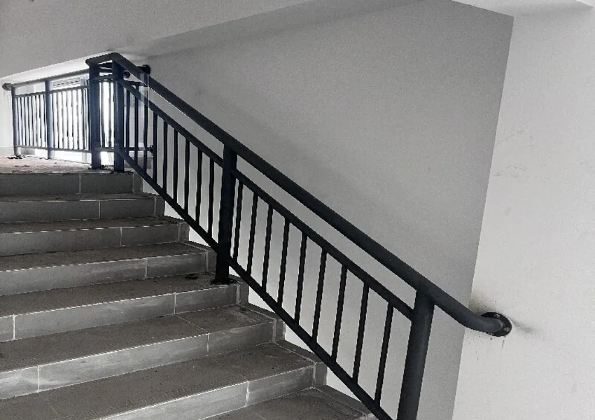 How to Choose a Stair Guardrail for Residential and Commercial Projects